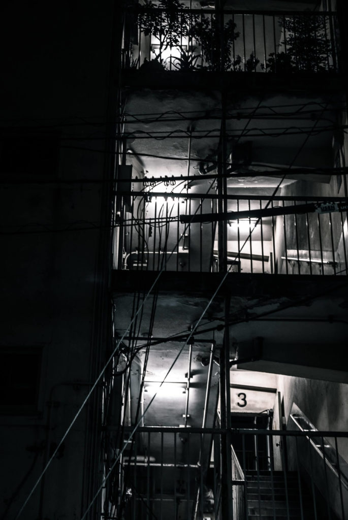夜の階段