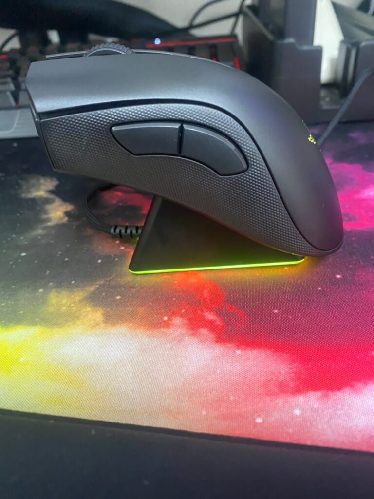 DeathAdder V2 Pro充電中